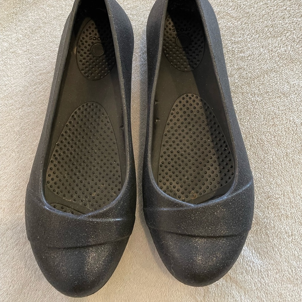 NWOT Womens Black Sparkly Crocs Flats Size 6